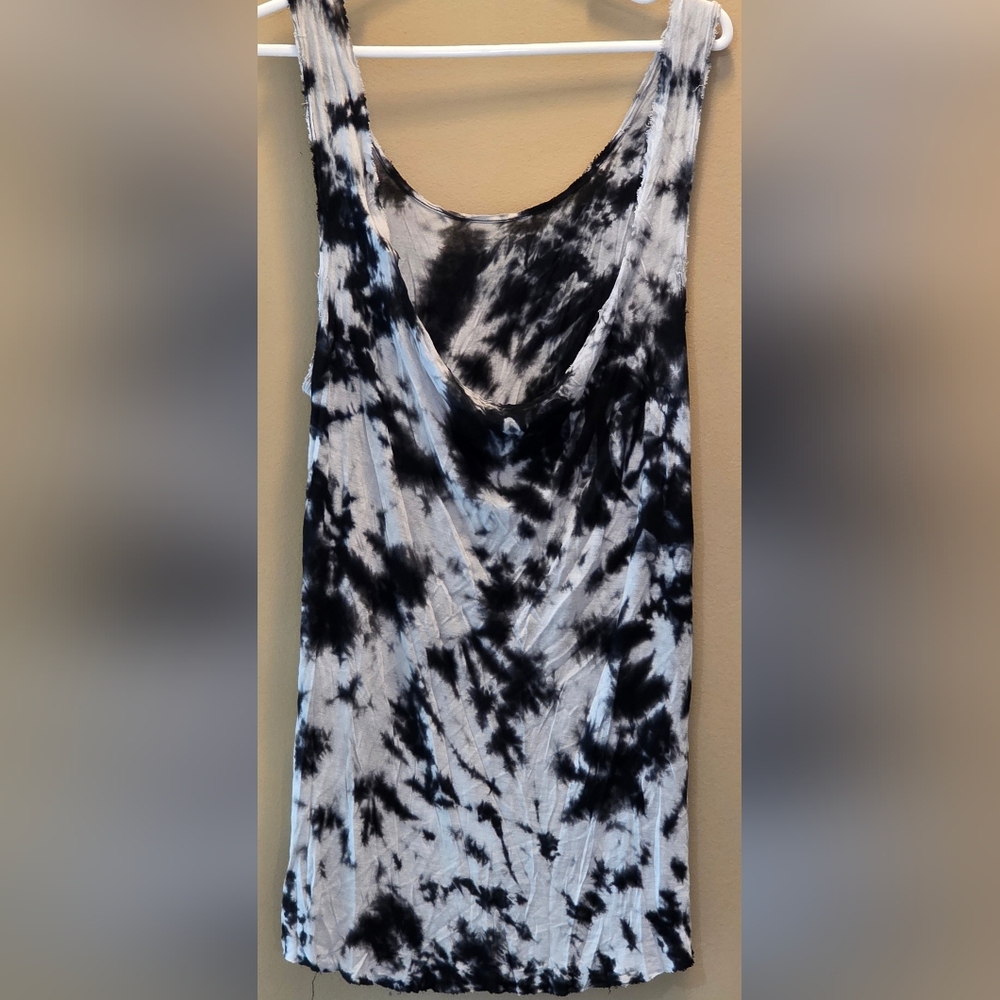 NWT Torrid Black And White Tye Dye High Low Tank Top Size 0X - Picture 3 of 11